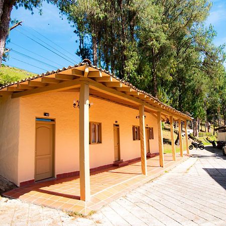 Guatapé Mansion By Bernalo Hotels מראה חיצוני תמונה