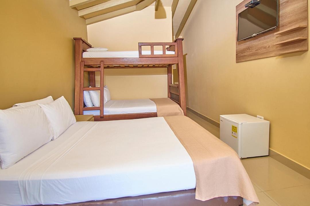 Guatapé Mansion By Bernalo Hotels מראה חיצוני תמונה