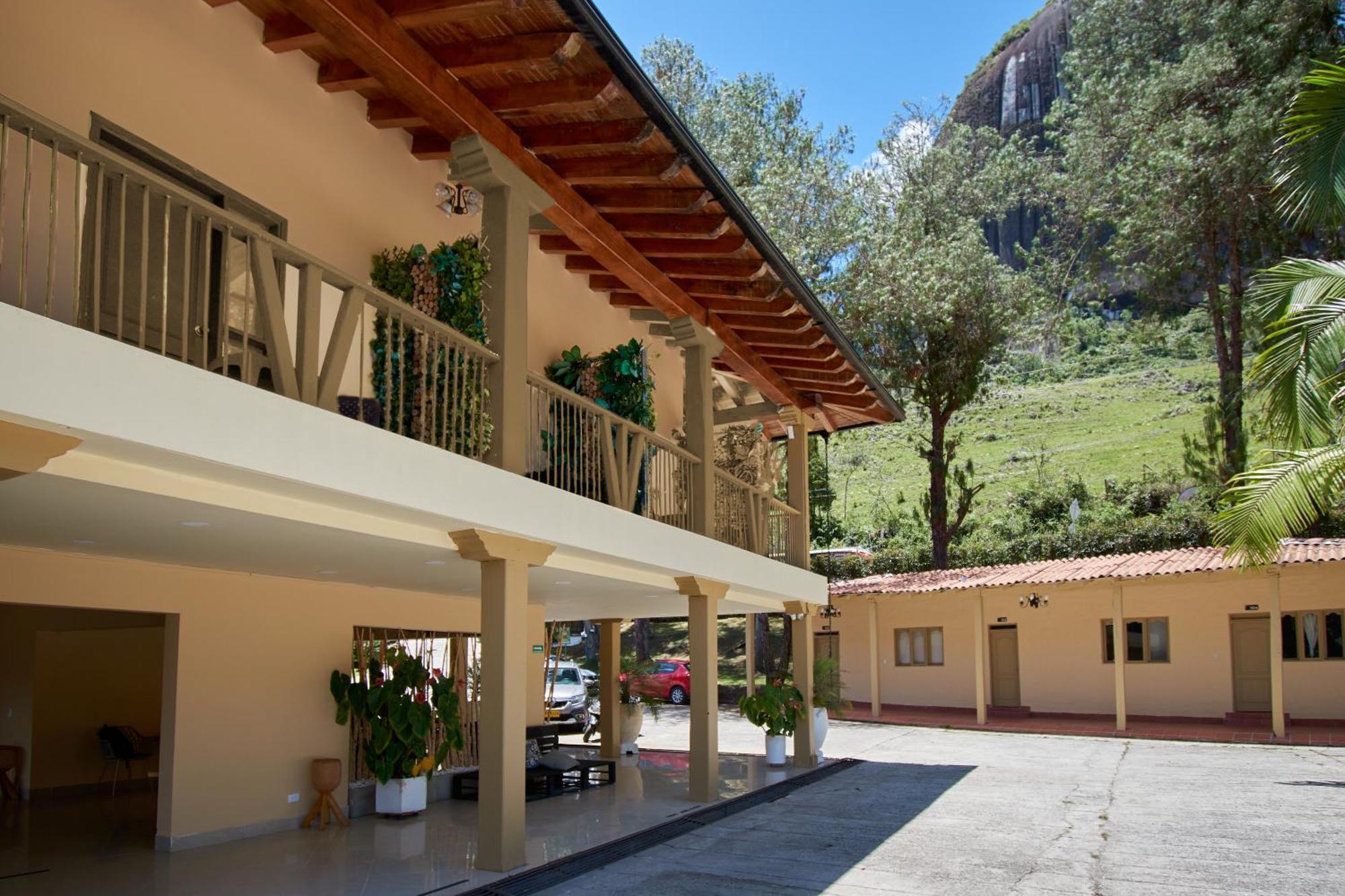 Guatapé Mansion By Bernalo Hotels מראה חיצוני תמונה