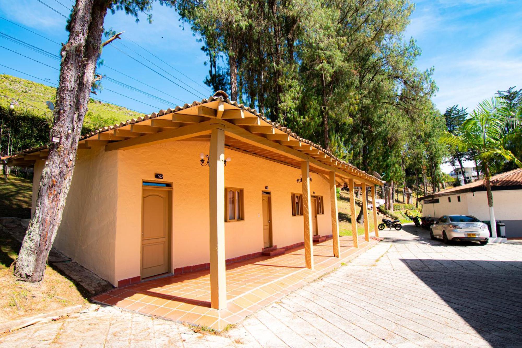 Guatapé Mansion By Bernalo Hotels מראה חיצוני תמונה