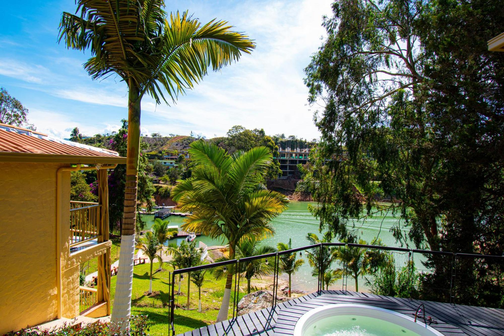 Guatapé Mansion By Bernalo Hotels מראה חיצוני תמונה